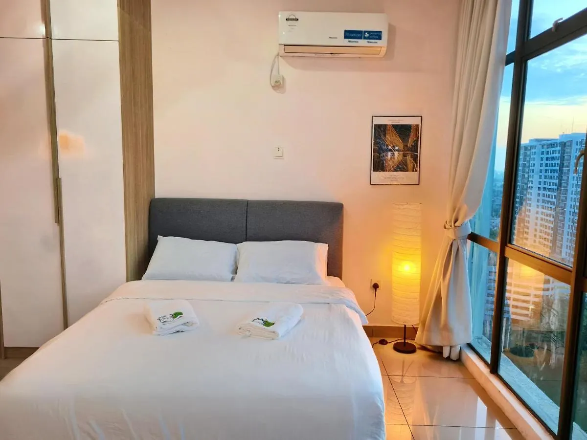 Small Family 3 Pax Studio High Floor Palazio Apartment Taman Mount Austin By Gdragon Homestay Джохор-Бару