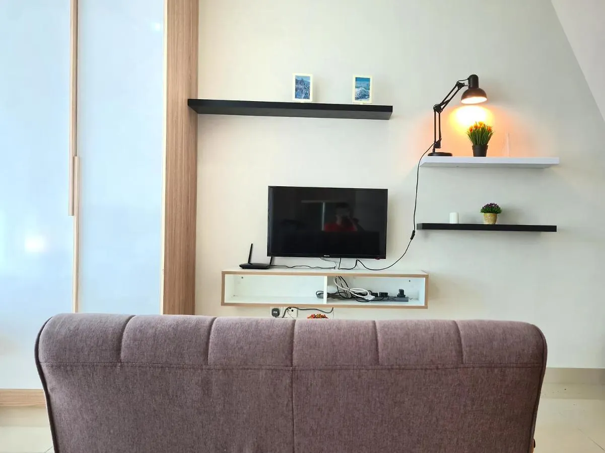 Small Family 3 Pax Studio High Floor Palazio Apartment Taman Mount Austin By Gdragon Homestay Джохор-Бару